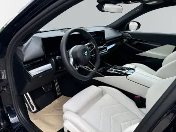 520i M Sport Pro *Iconic Glow *Shadow *Pano *21