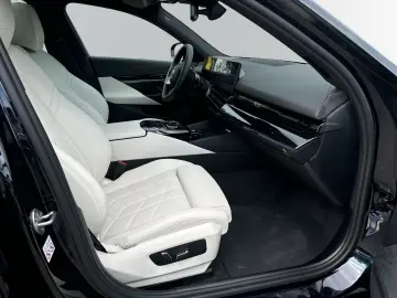 520i M Sport Pro *Iconic Glow *Shadow *Pano *21