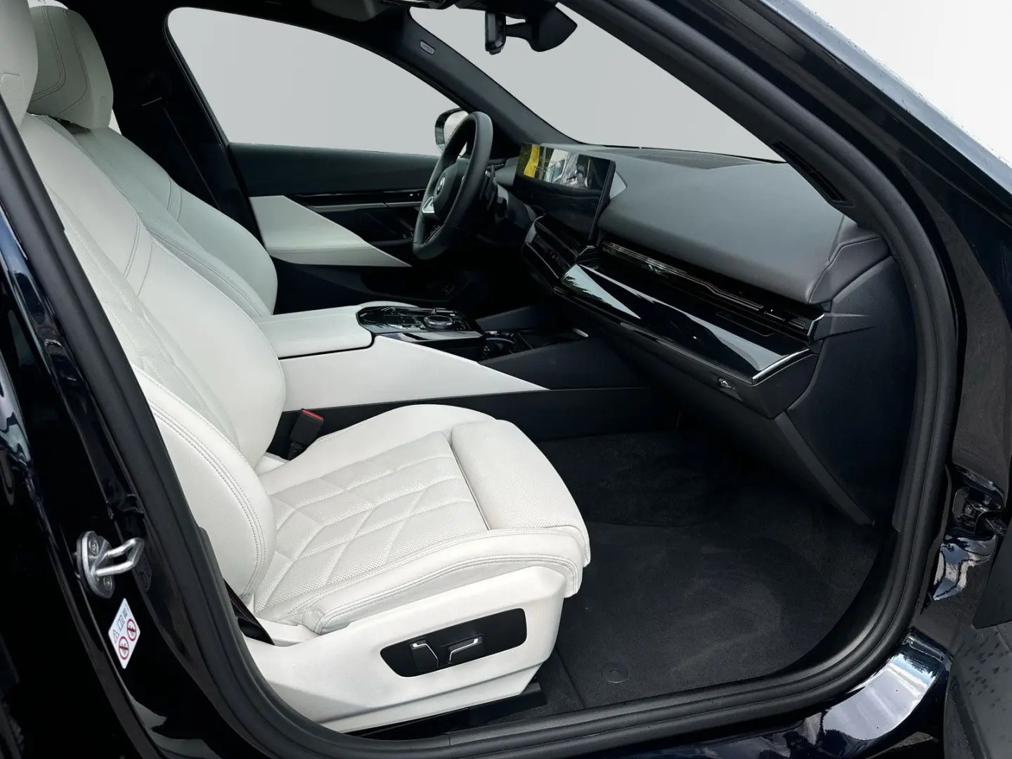 520i M Sport Pro *Iconic Glow *Shadow *Pano *21