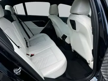 520i M Sport Pro *Iconic Glow *Shadow *Pano *21