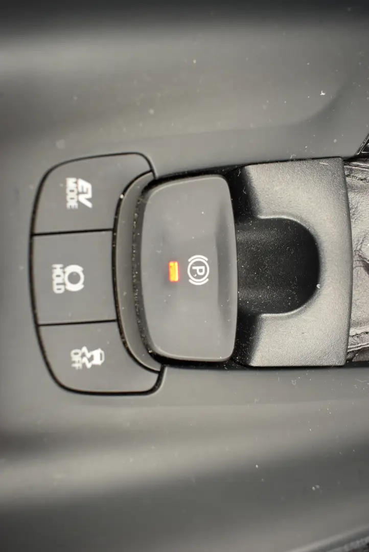 TOYOTA C-HR-1.8 HYBRID 2WD