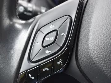 TOYOTA C-HR-1.8 HYBRID 2WD