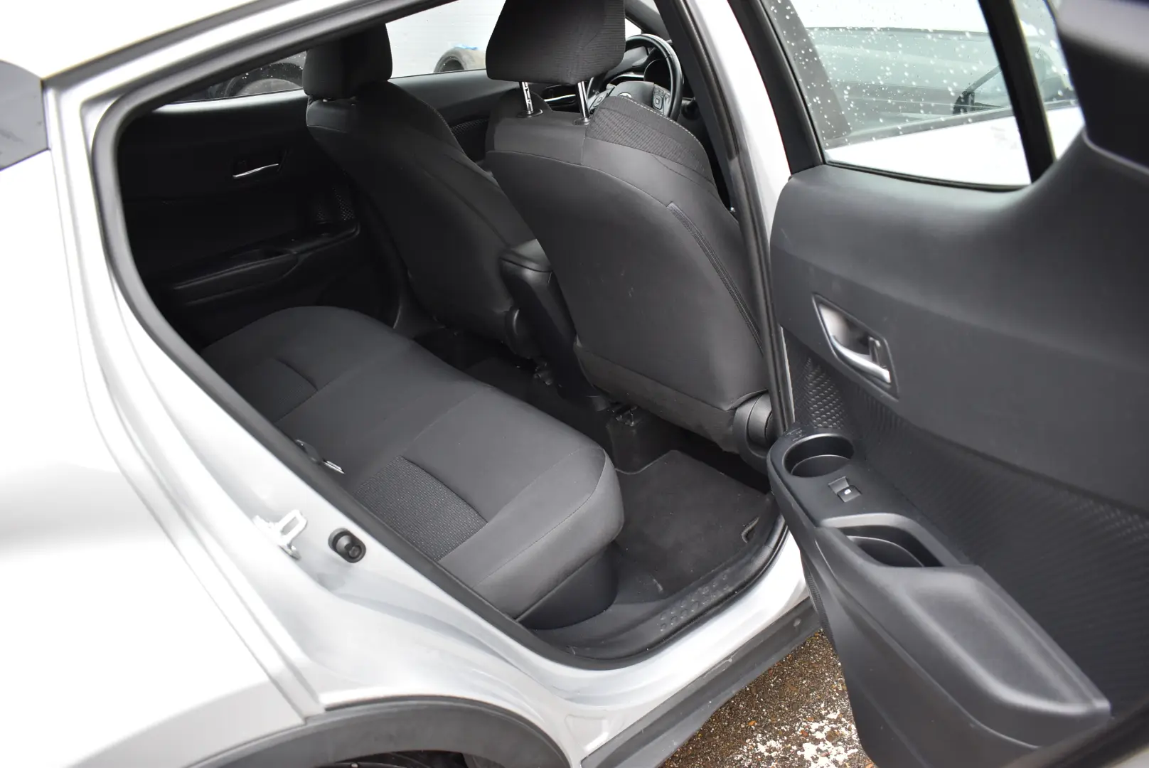 TOYOTA C-HR-1.8 HYBRID 2WD