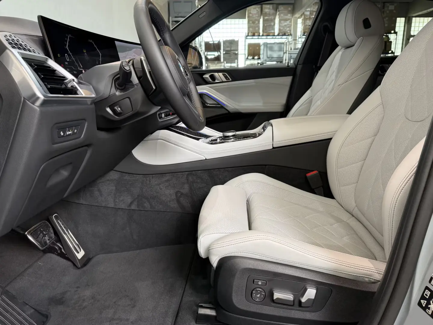 BMW X6 xDrive30d M Sport Gesture Control
