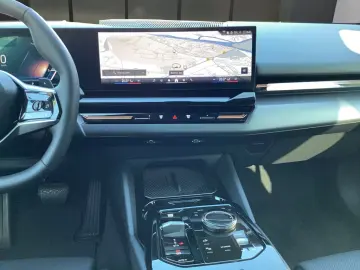 BMW 520 LED NAVI HUD SPORTSITZ 360°