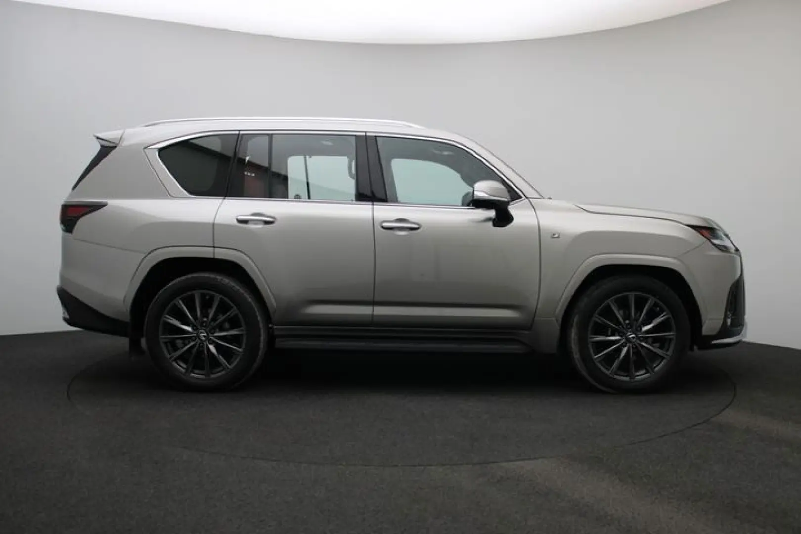 LX 600 3.5L F SPORT PRESTIGE