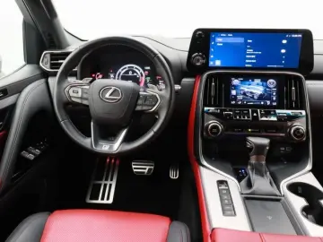 LX 600 3.5L F SPORT PRESTIGE