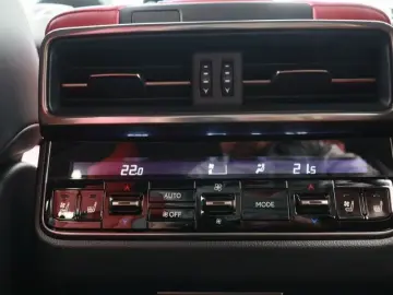 LX 600 3.5L F SPORT PRESTIGE
