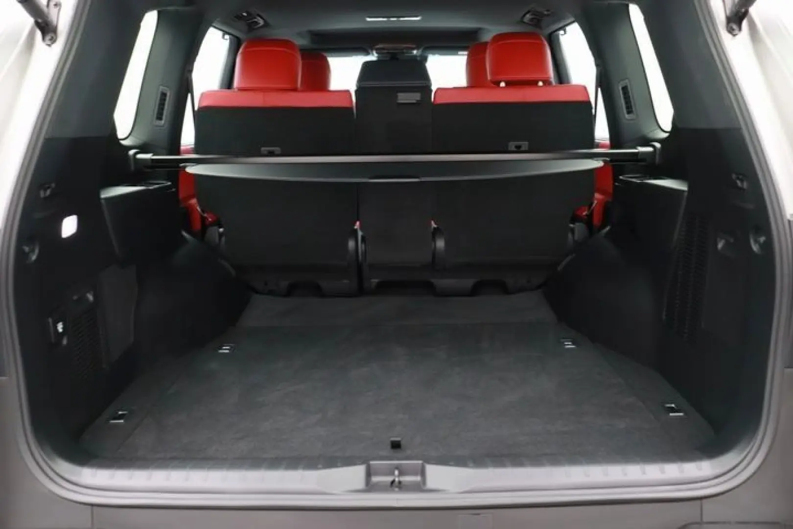 LX 600 3.5L F SPORT PRESTIGE