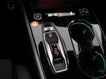 A5 Limousine TFSI S tro. S line edition one AHK
