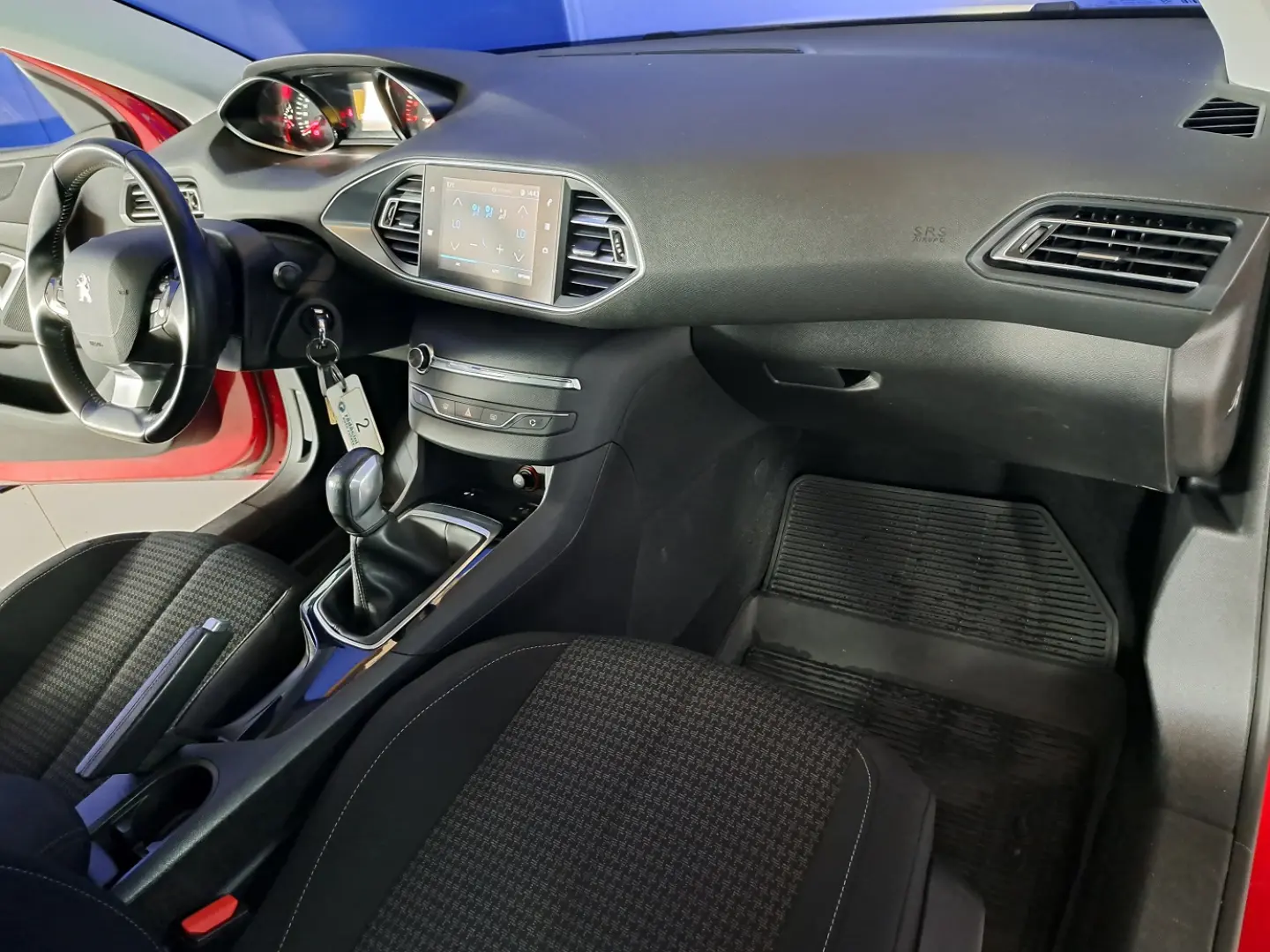 PEUGEOT 308