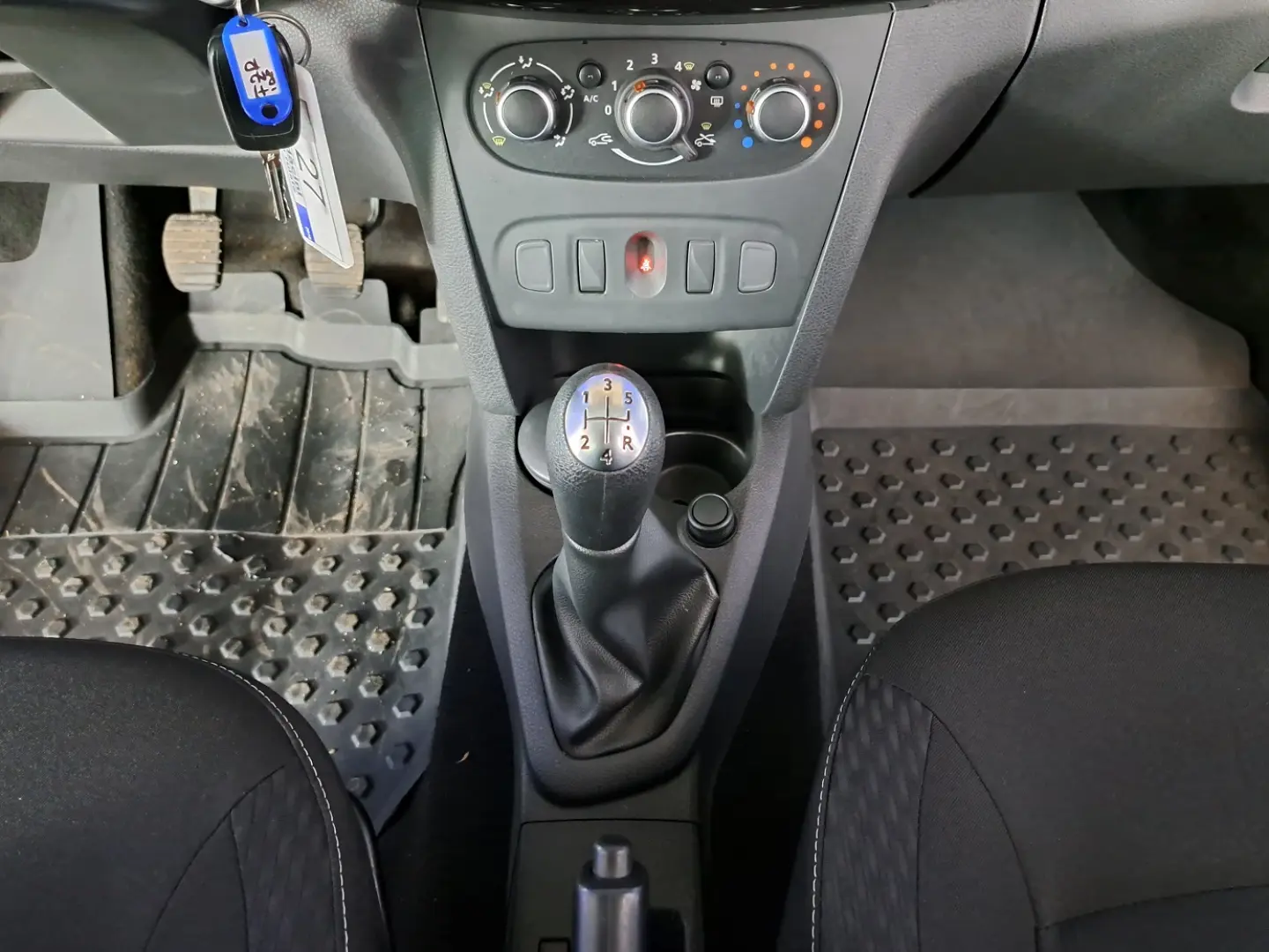DACIA LOGAN