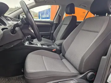 VOLKSWAGEN PASSAT SEDAN Advance 2.0 TDI
