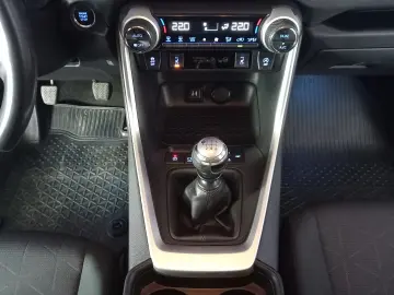 TOYOTA RAV 4