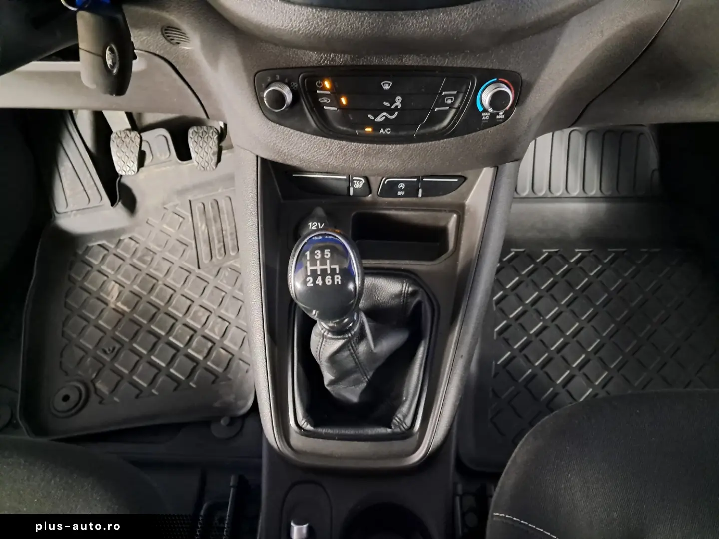 FORD TOURNEO COURIER