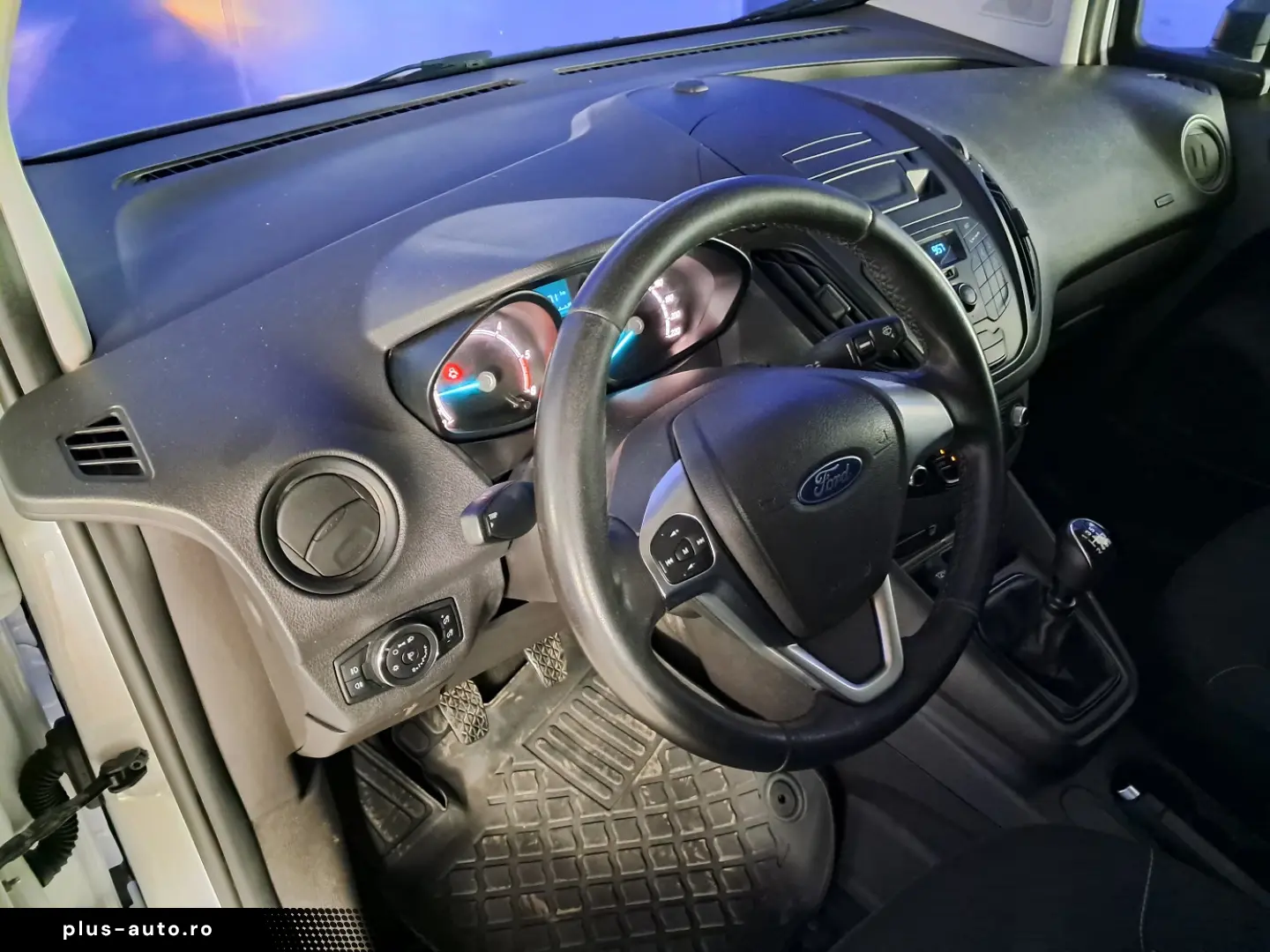 FORD TOURNEO COURIER