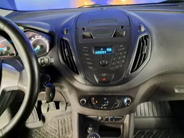 FORD TOURNEO COURIER