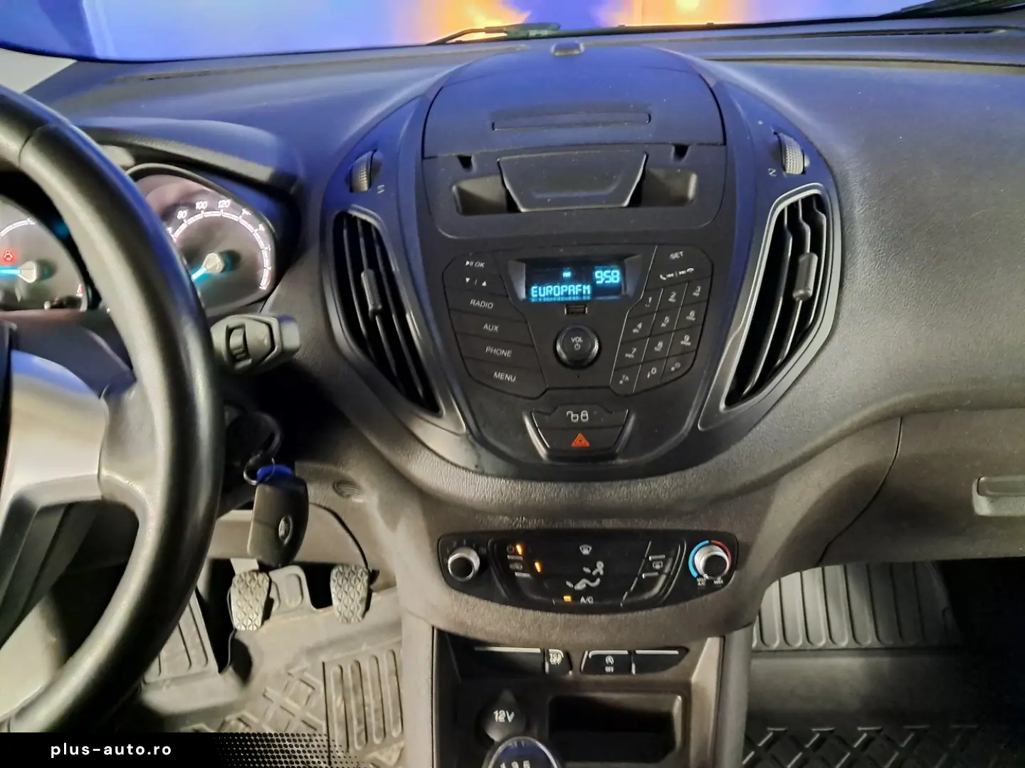 FORD TOURNEO COURIER