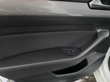 VOLKSWAGEN PASSAT 1.6 TDI COMFORTLINE DSG