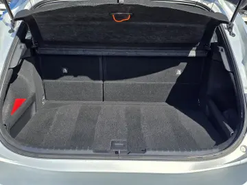 TOYOTA COROLLA HB 1.8 HYBRID DYNAMIC E-CVT