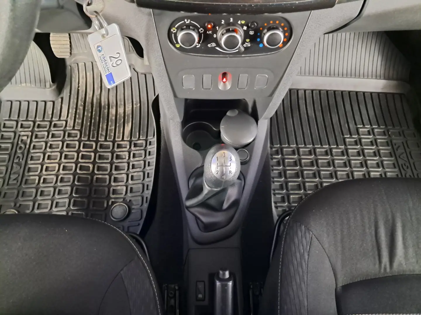 DACIA LOGAN
