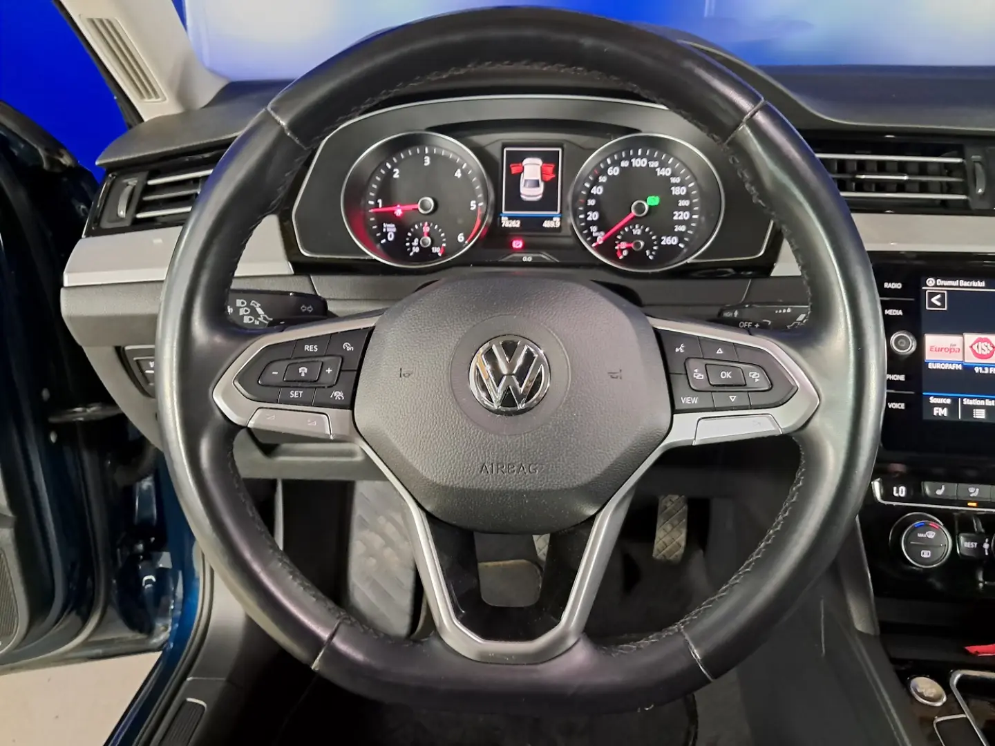 VOLKSWAGEN PASSAT