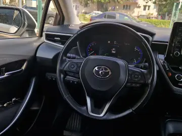 TOYOTA COROLLA SEDAN 1.8 HYBRID DYNAMIC HSD E-CVT 2021