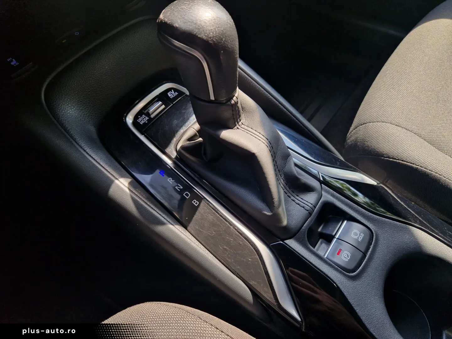 TOYOTA COROLLA SEDAN 1.8 HYBRID DYNAMIC HSD E-CVT 2021