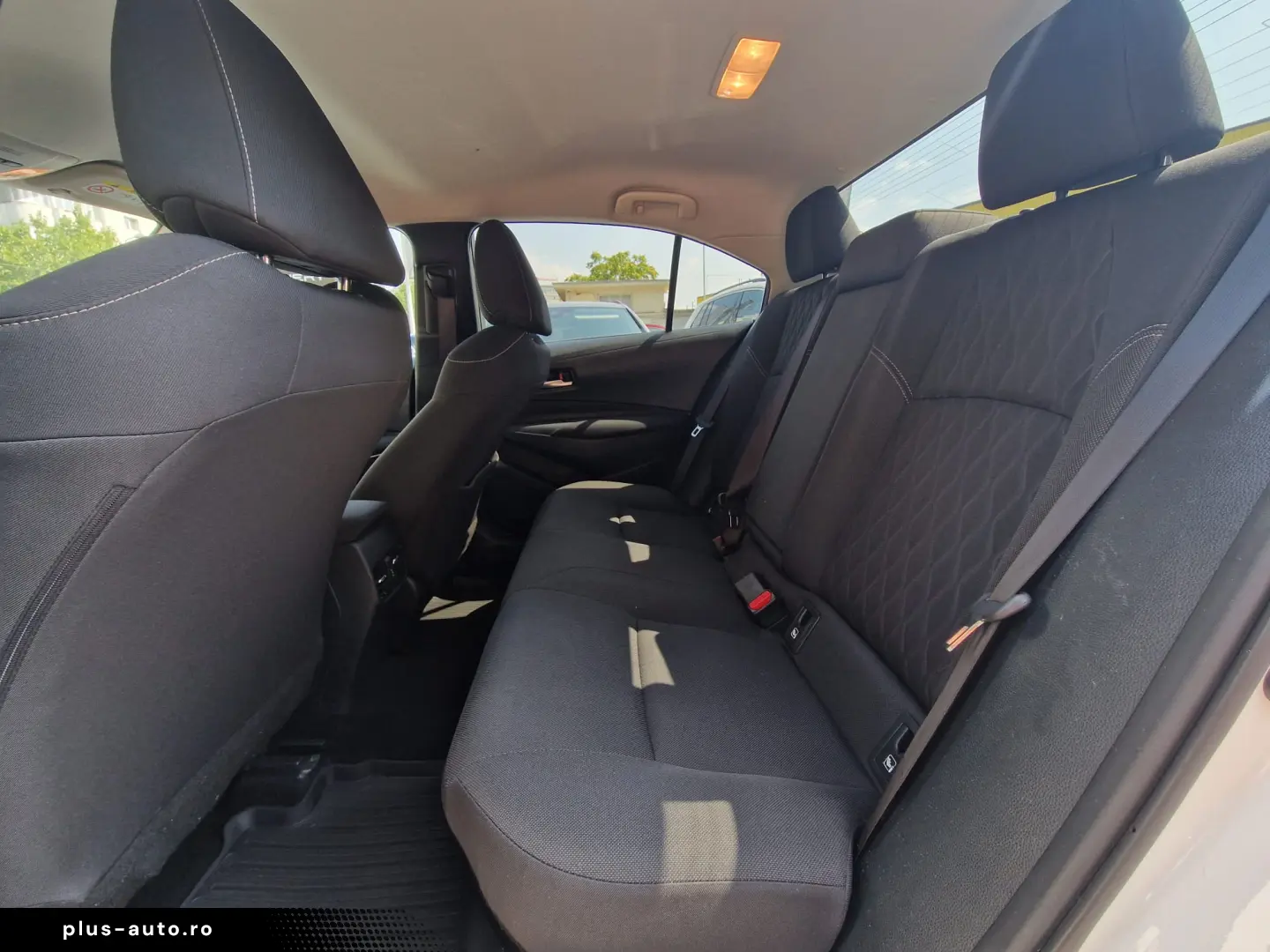 TOYOTA COROLLA SEDAN 1.8 HYBRID DYNAMIC HSD E-CVT 2021