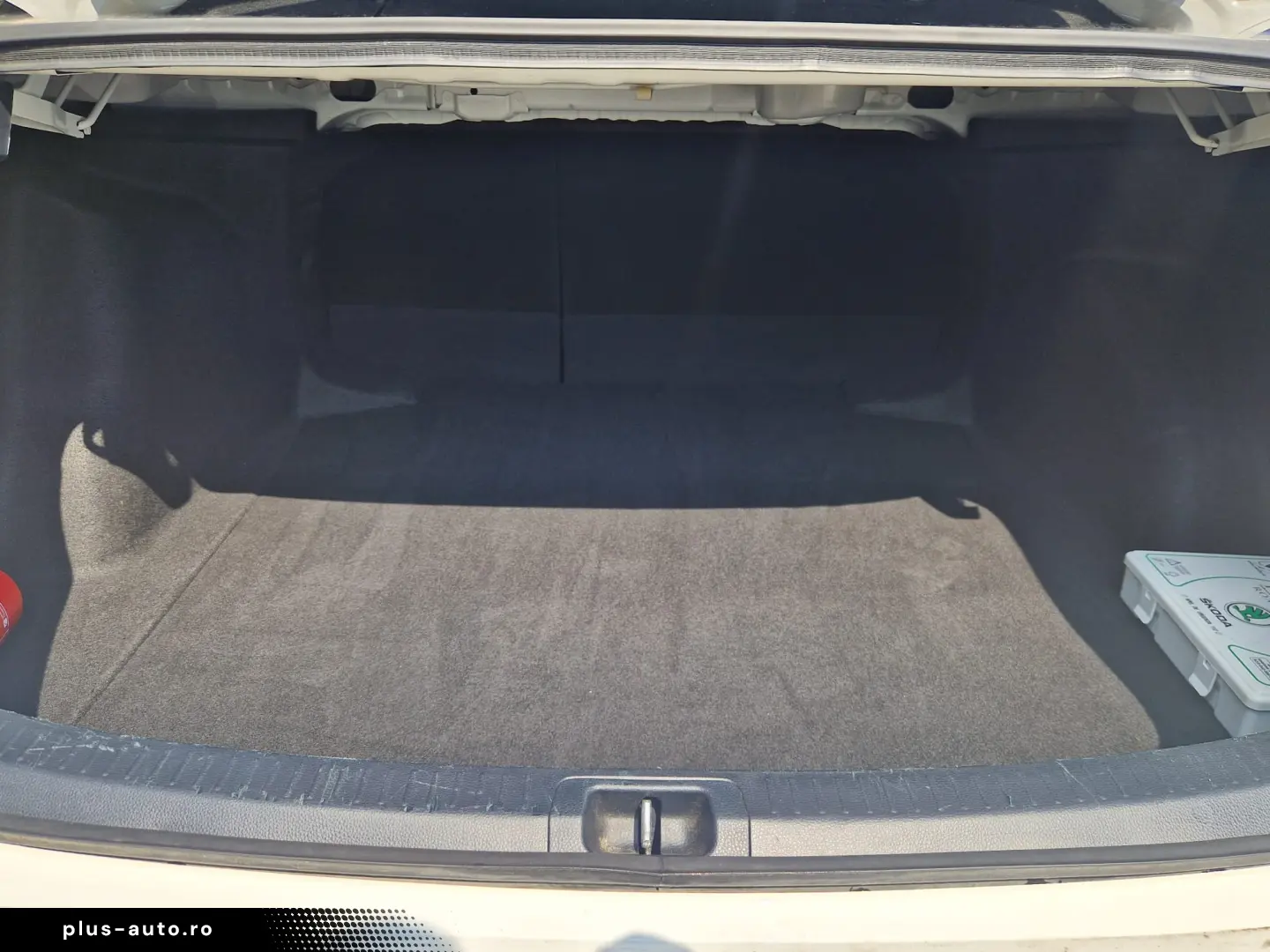 TOYOTA COROLLA SEDAN 1.8 HYBRID DYNAMIC HSD E-CVT 2021