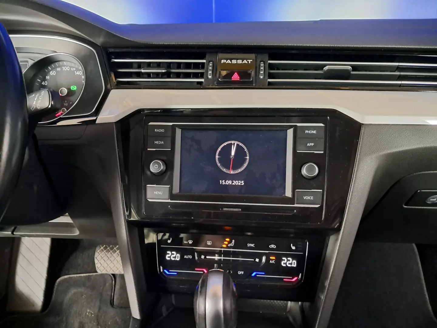 VOLKSWAGEN PASSAT