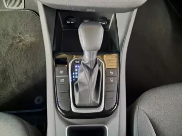 HYUNDAI IONIQ 1.6 GDI ISG DCT HYBRID FEEL