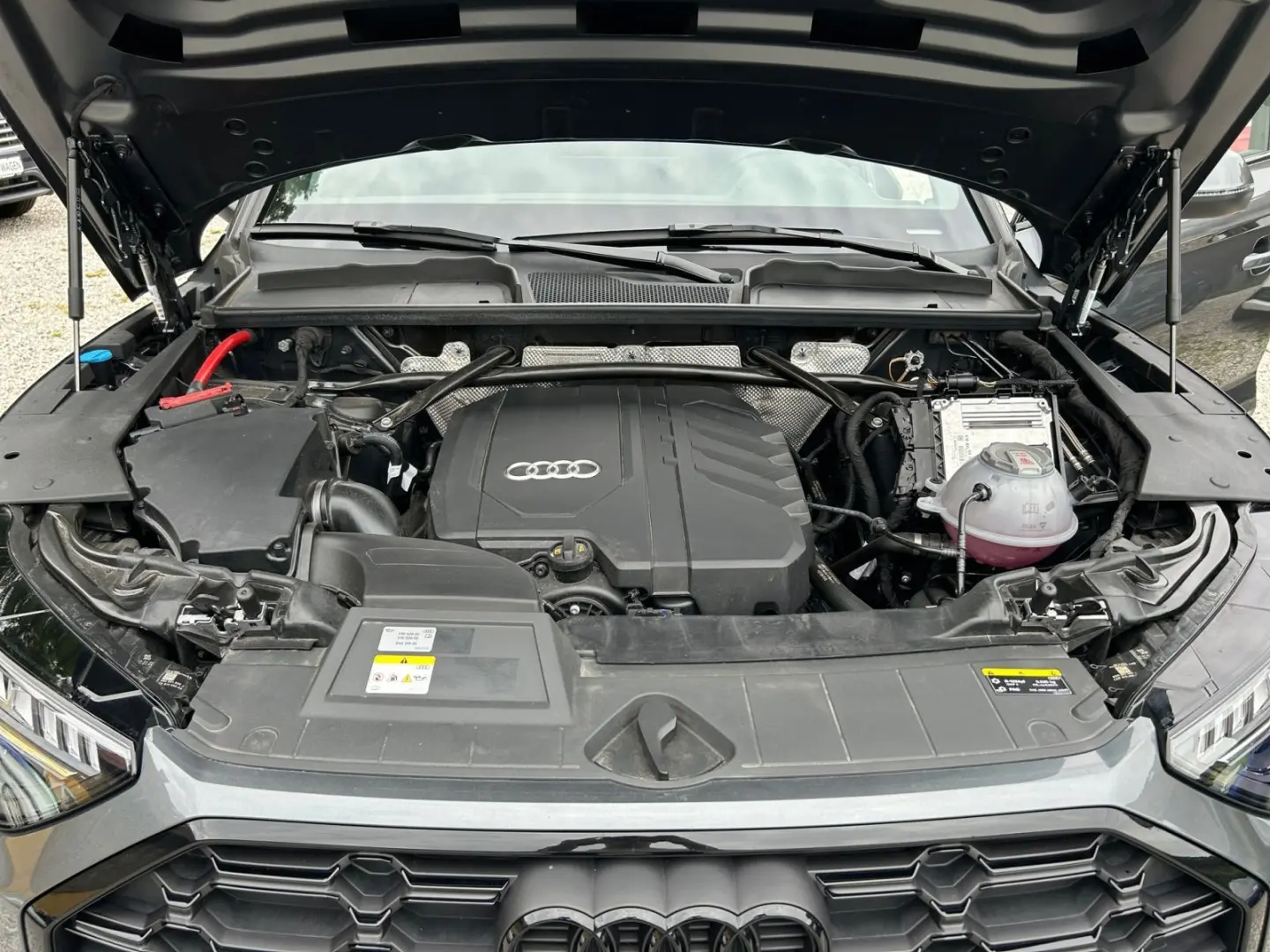 Q5 40 TFSI quattro S tronic S line AHK Matrix