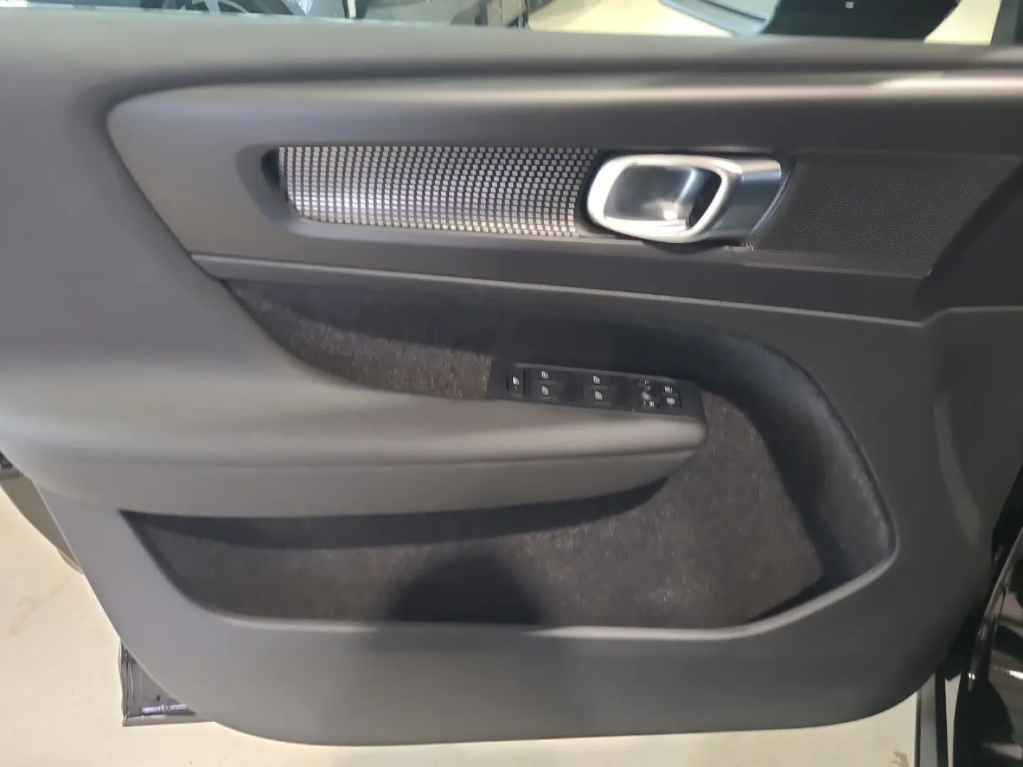 XC 40 R Design 2WD Bluetooth Navi LED Klima