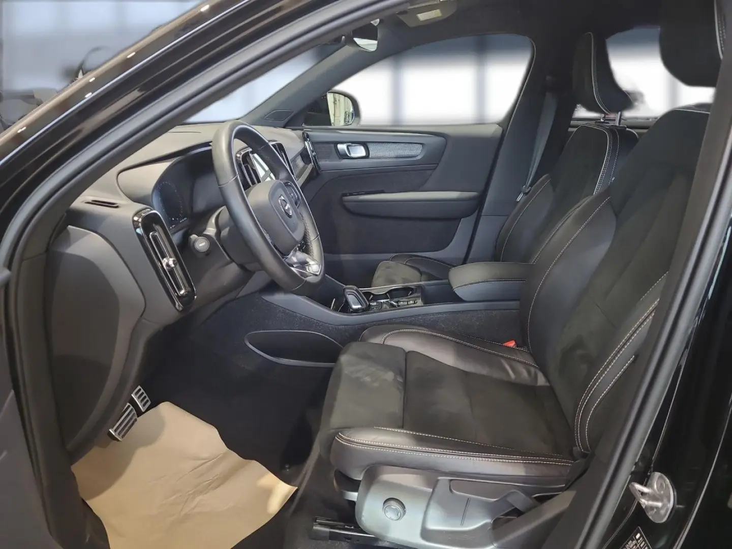 XC 40 R Design 2WD Bluetooth Navi LED Klima