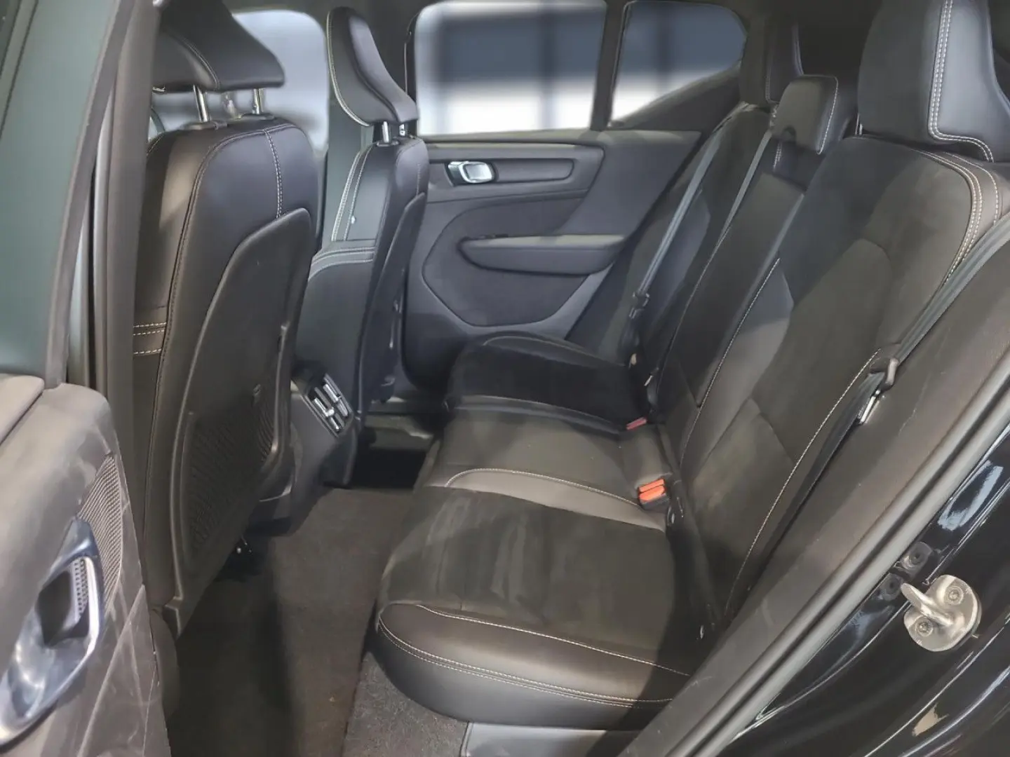 XC 40 R Design 2WD Bluetooth Navi LED Klima