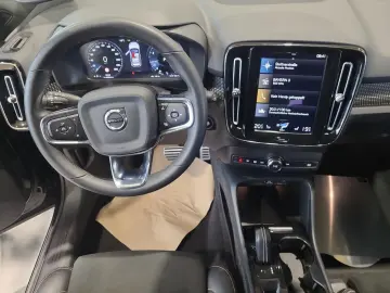 XC 40 R Design 2WD Bluetooth Navi LED Klima