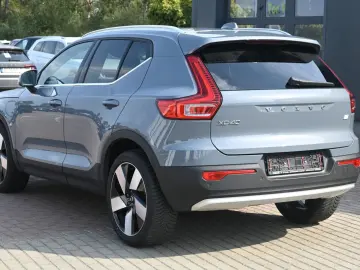 XC40 T5 Recharge Plug-In Hybrid Plus Bright