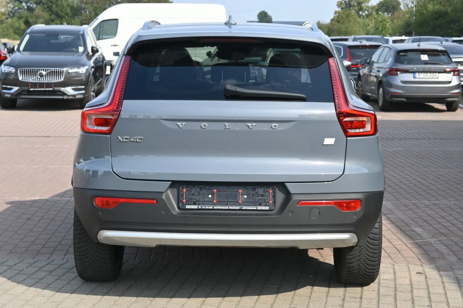 XC40 T5 Recharge Plug-In Hybrid Plus Bright