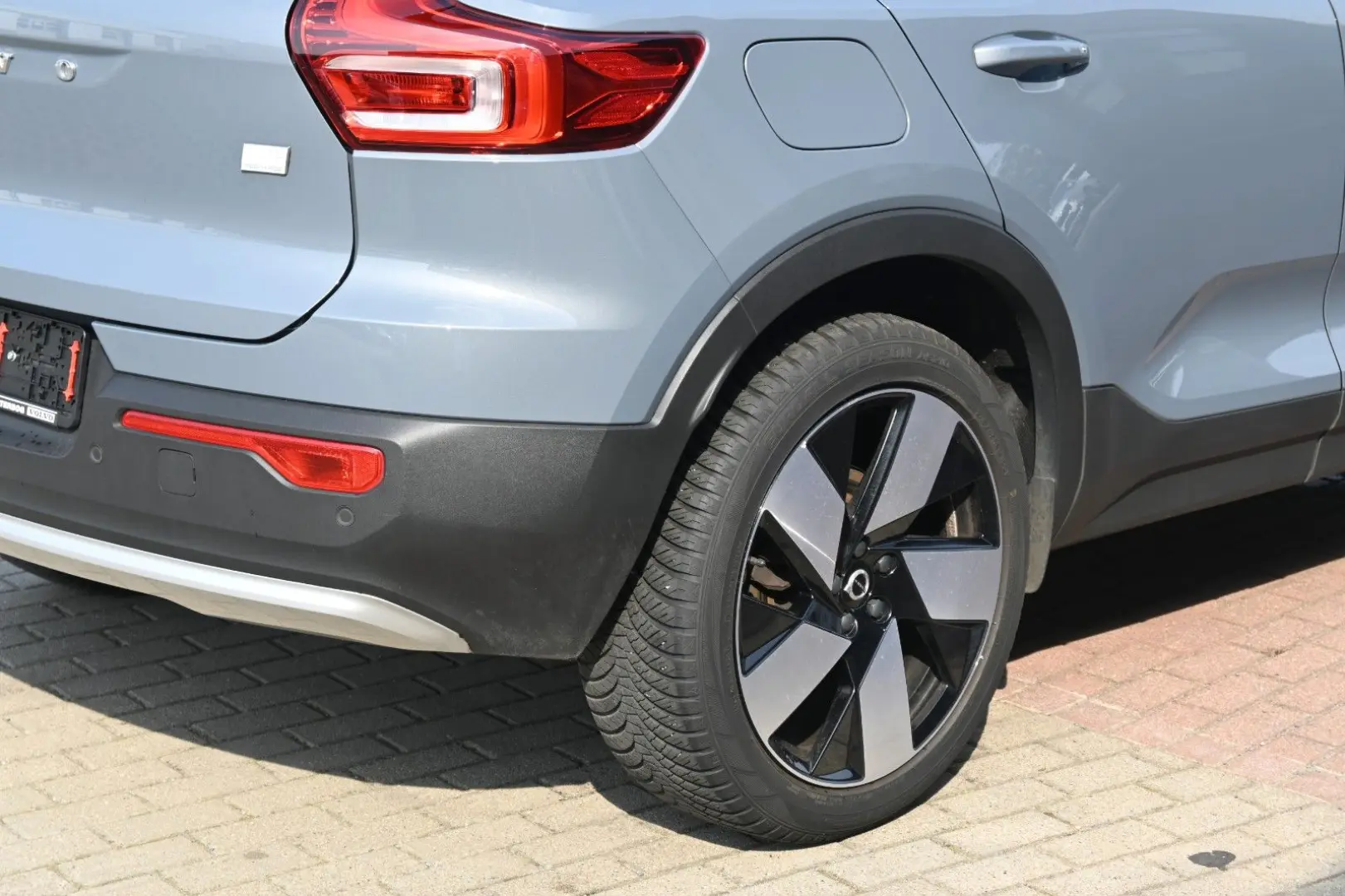 XC40 T5 Recharge Plug-In Hybrid Plus Bright
