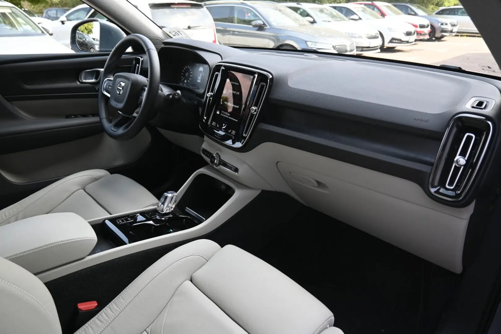 XC40 T5 Recharge Plug-In Hybrid Plus Bright