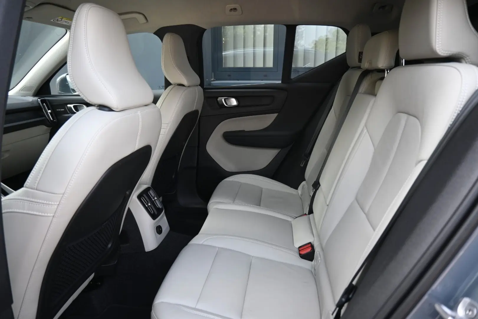 XC40 T5 Recharge Plug-In Hybrid Plus Bright
