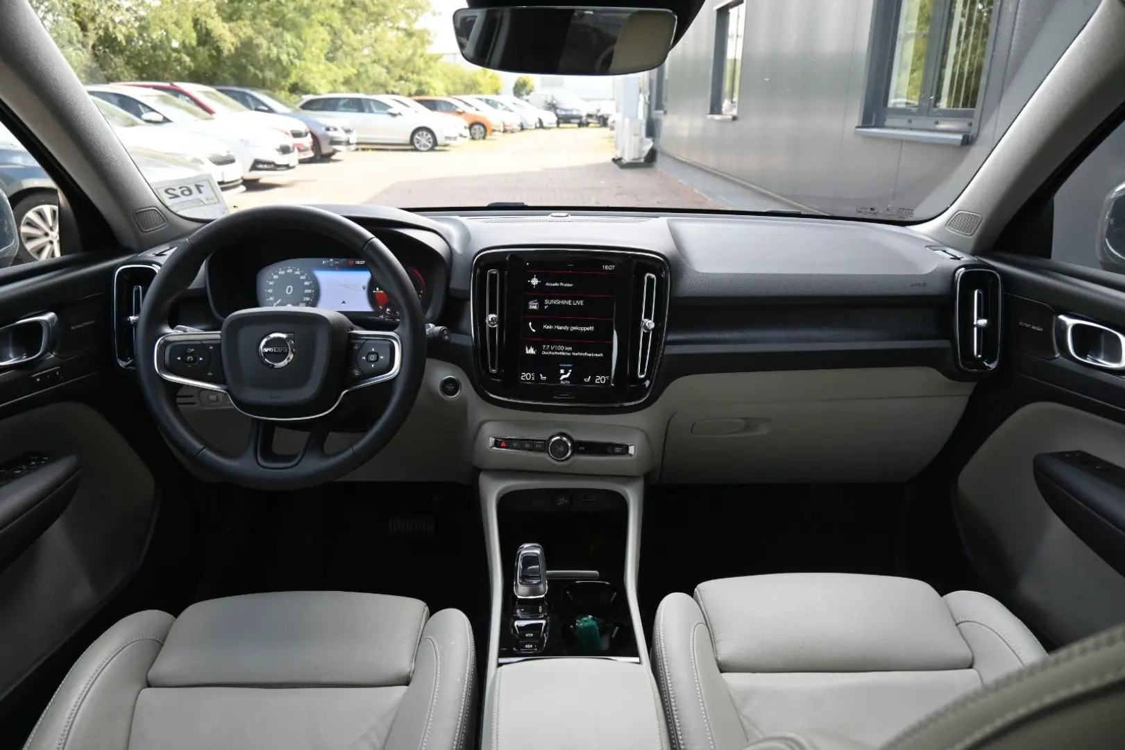 XC40 T5 Recharge Plug-In Hybrid Plus Bright