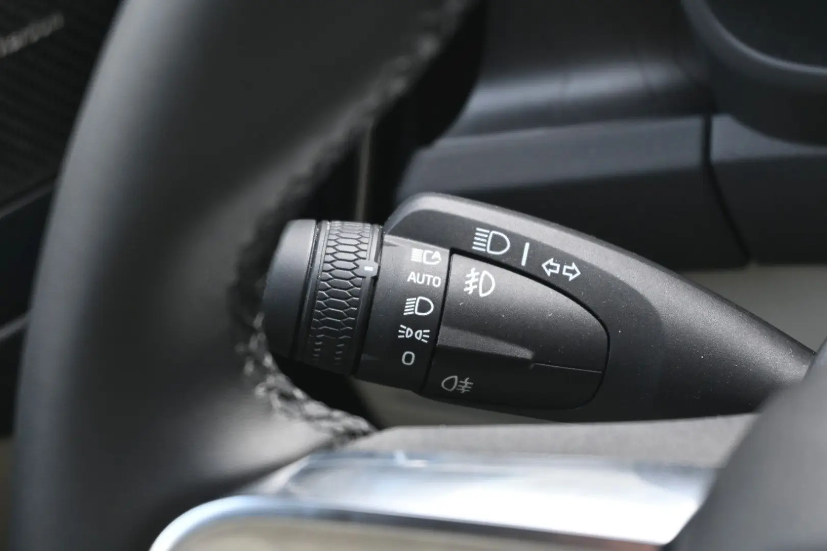 XC40 T5 Recharge Plug-In Hybrid Plus Bright