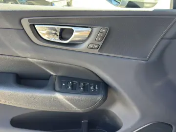 XC 60 Inscription Expression Recharge Plug-In
