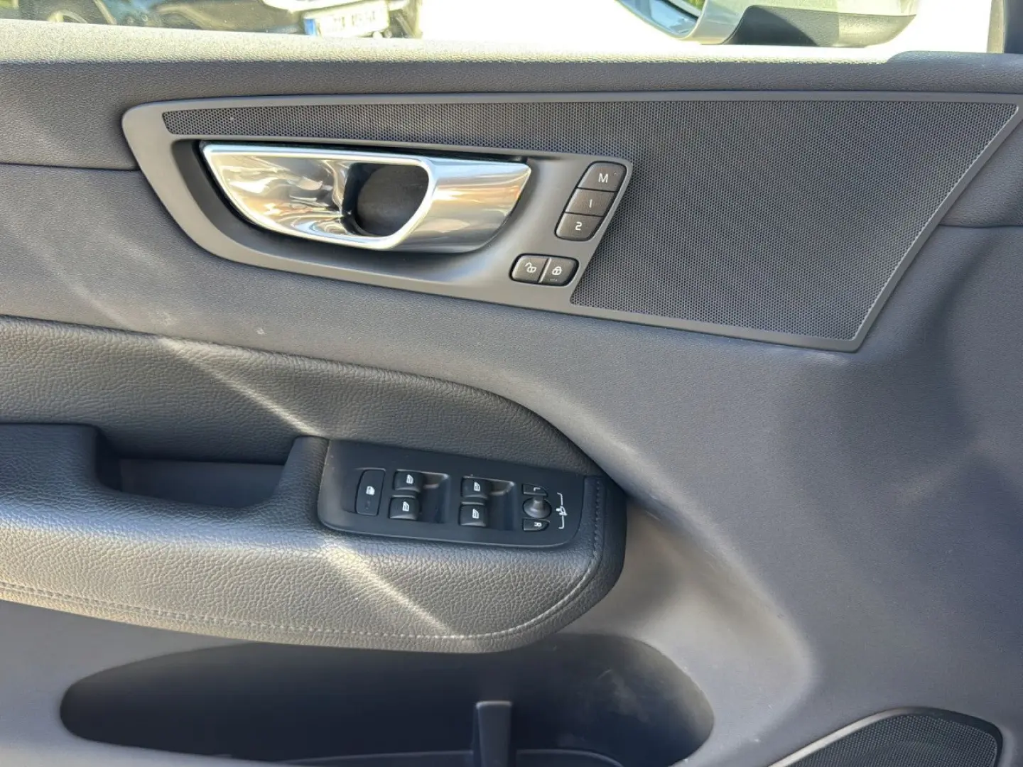 XC 60 Inscription Expression Recharge Plug-In