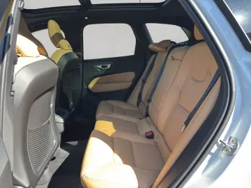 XC60 B4 Plus-Dark Aut Glasd Nappaleder Braun RC2