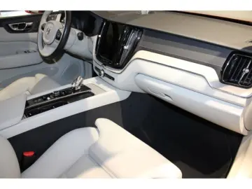 XC60 T8 Recharge Inscription AWD AHK Standheizun