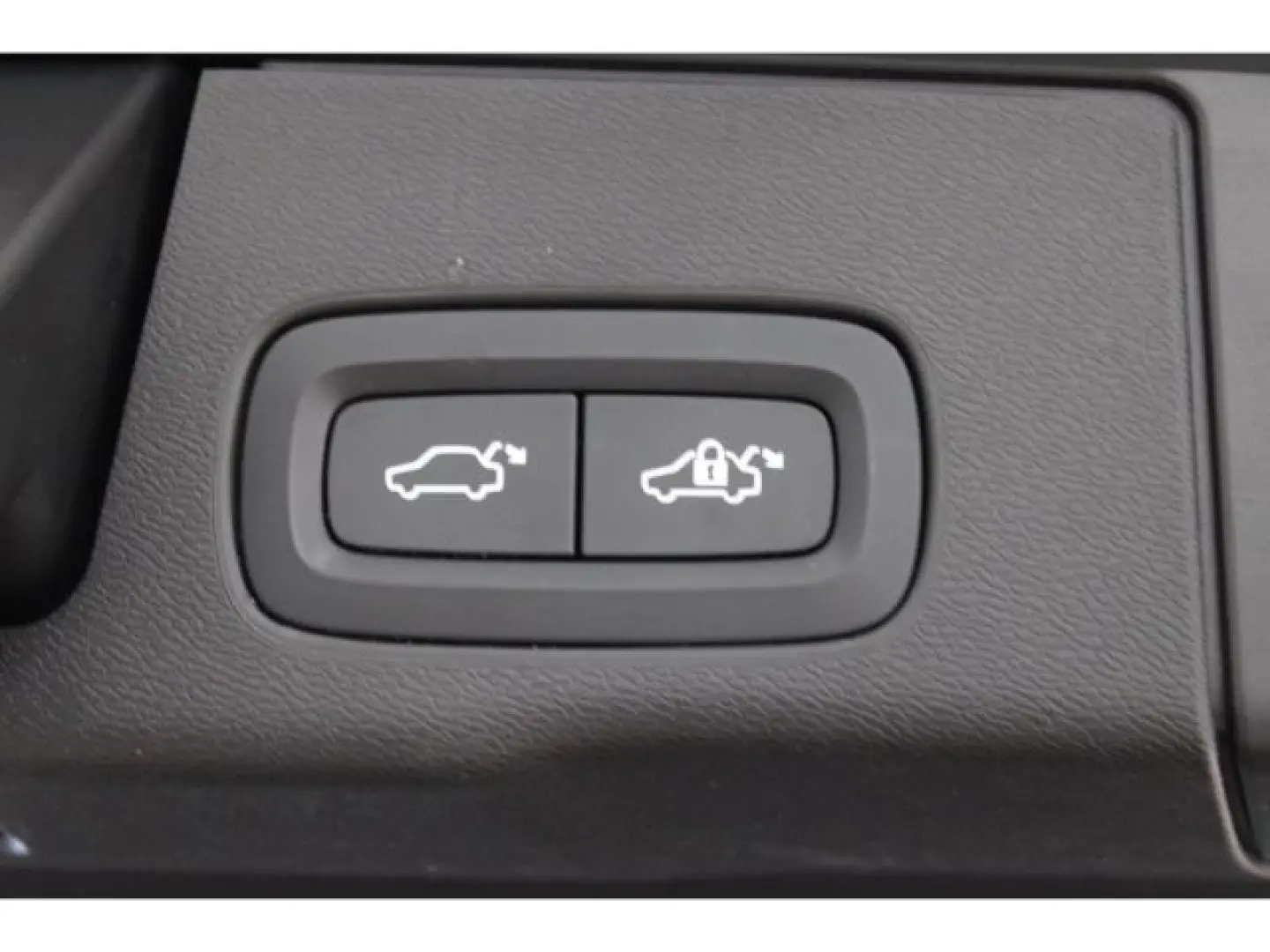 XC60 T8 Recharge Inscription AWD AHK Standheizun