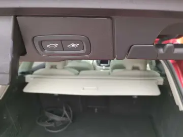 XC60 Inscription Recharge Plug-In Hybrid AWD T8 